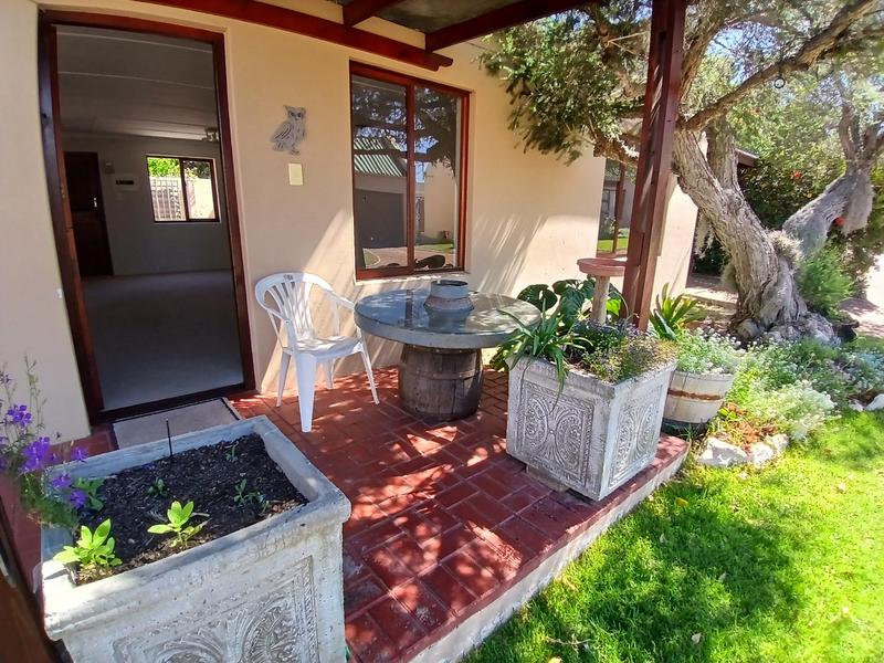 2 Bedroom Property for Sale in Stilbaai Wes Western Cape